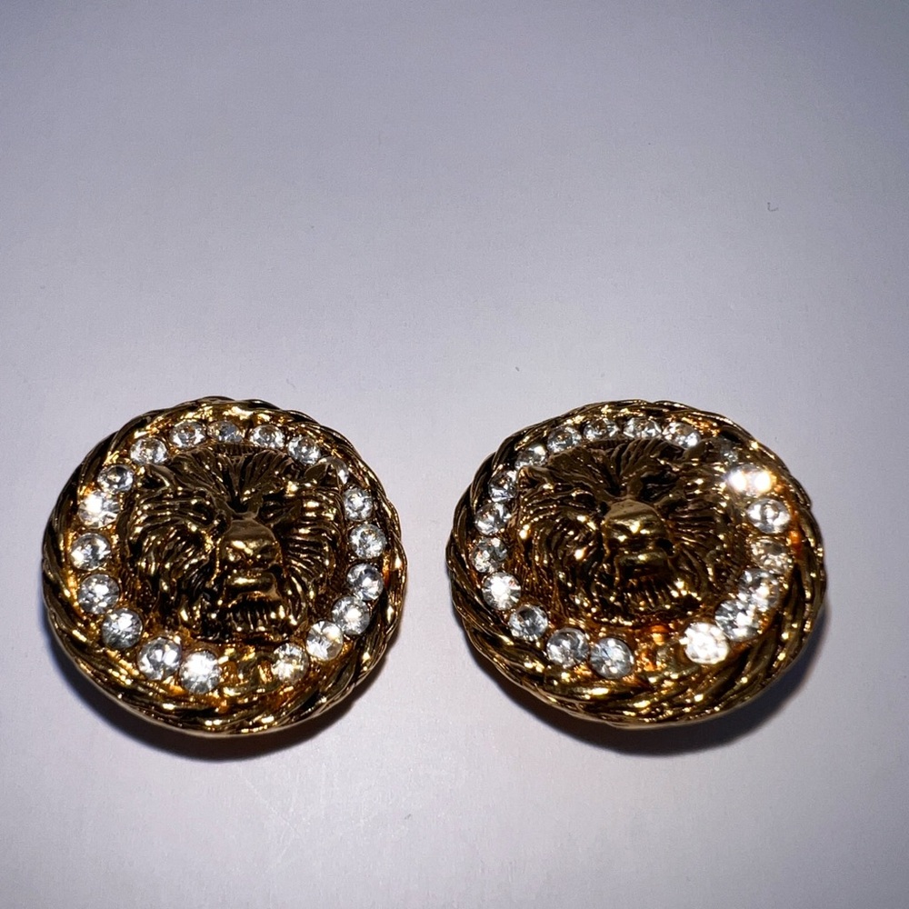 CHANEL Vintage Lion Head Rhinestone Clip Earrings in Box - Picture 4 of 13